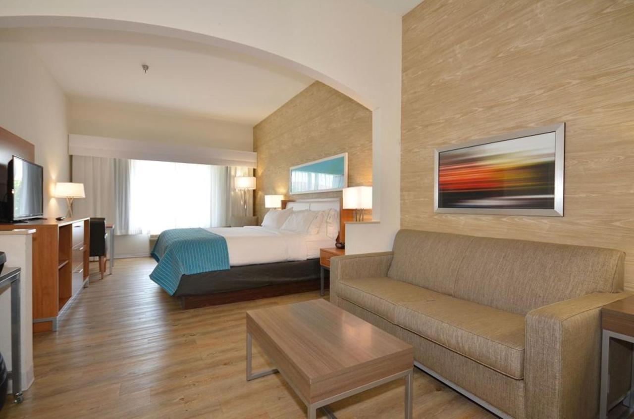Holiday Inn Express Hotel & Suites Farmington, An Ihg Hotel Extérieur photo