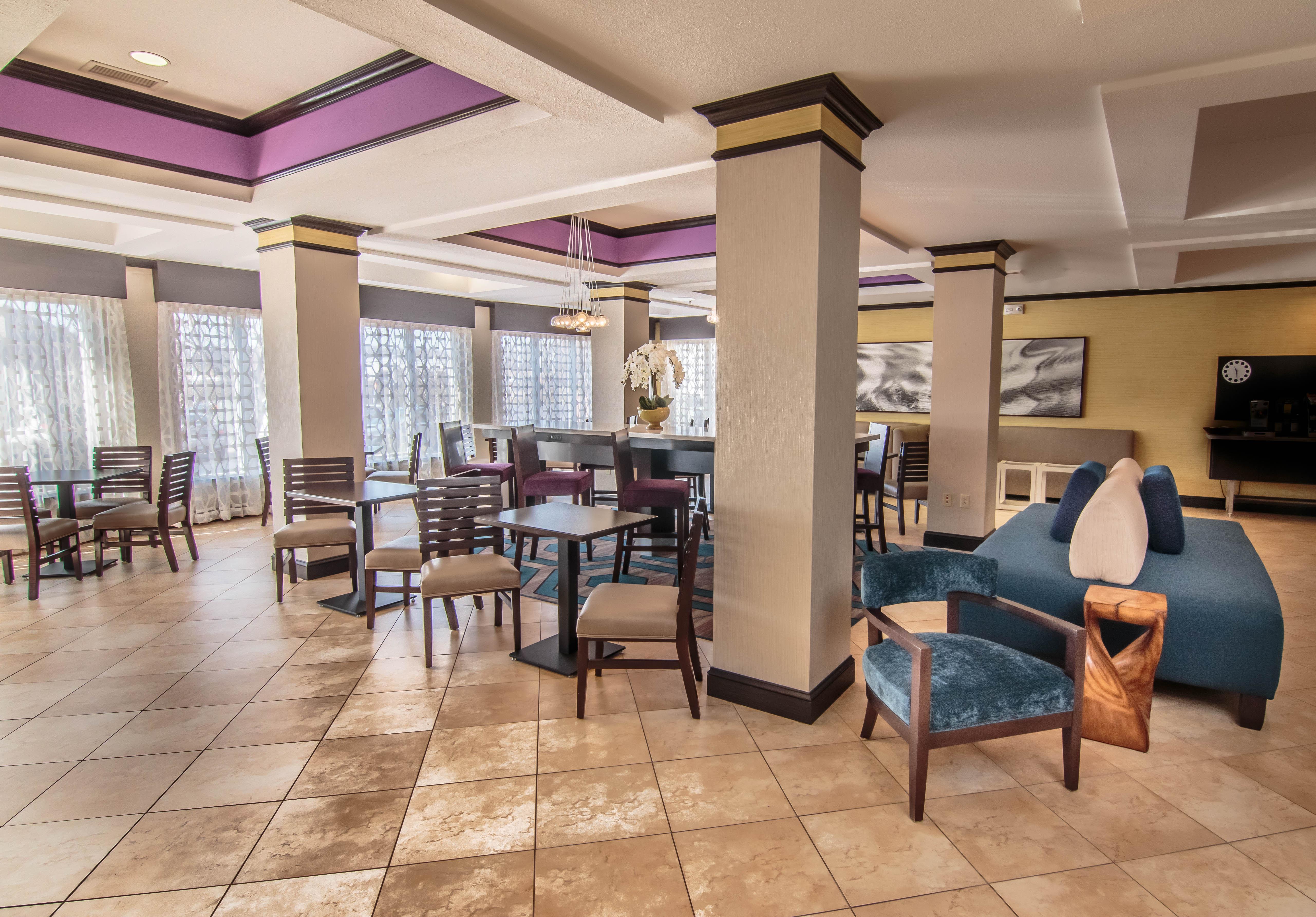 Holiday Inn Express Hotel & Suites Farmington, An Ihg Hotel Extérieur photo