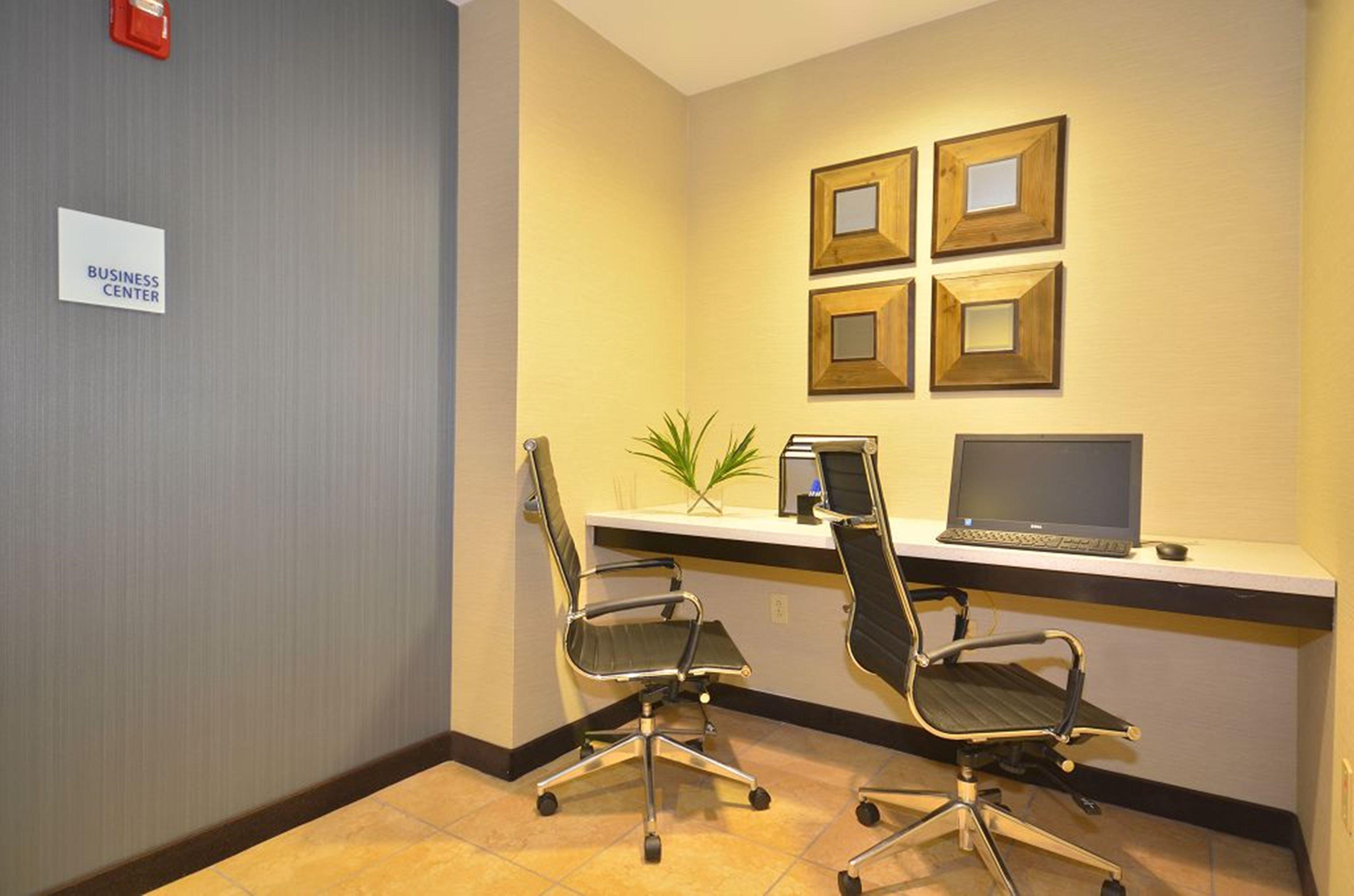 Holiday Inn Express Hotel & Suites Farmington, An Ihg Hotel Extérieur photo