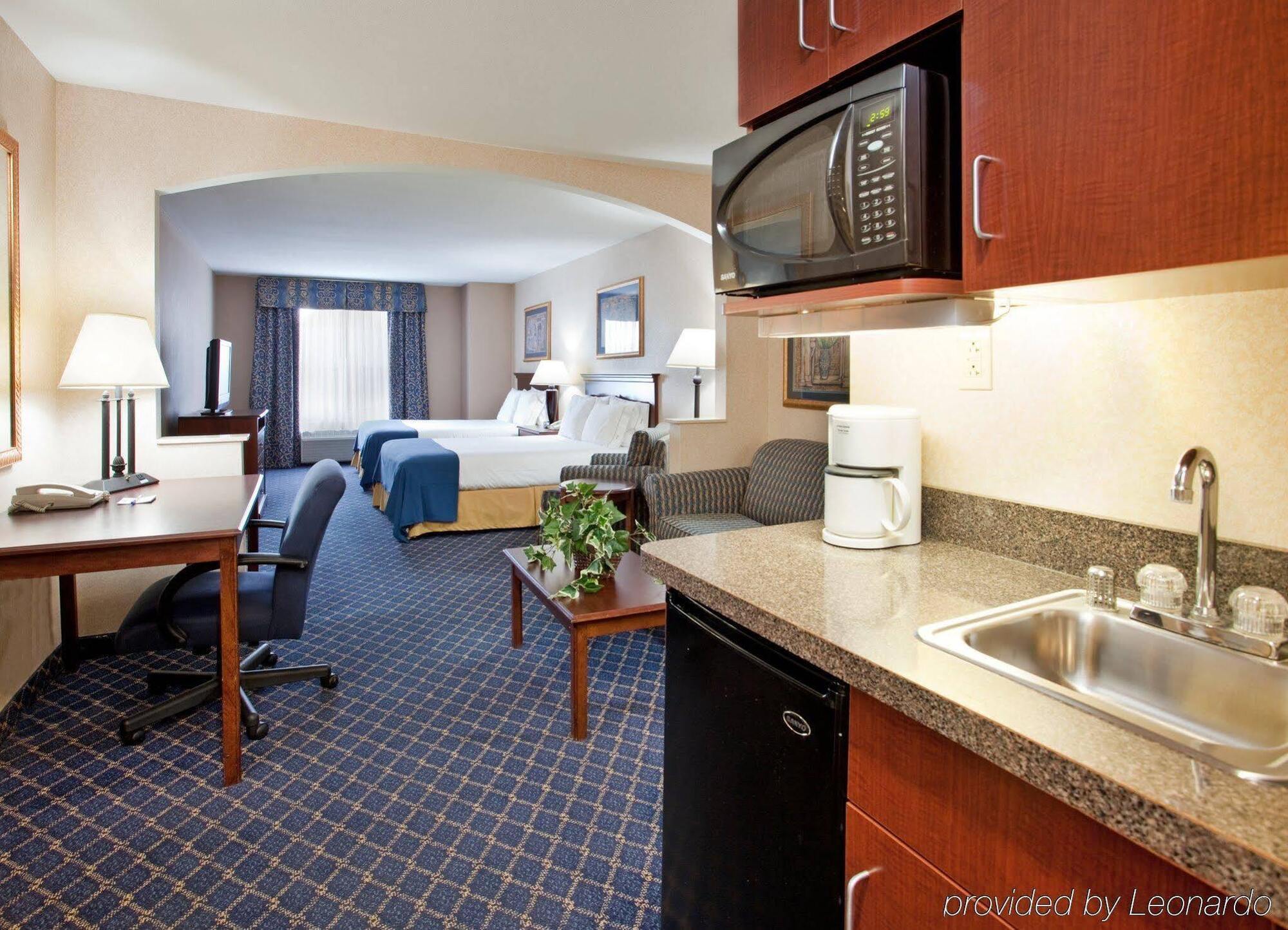 Holiday Inn Express Hotel & Suites Farmington, An Ihg Hotel Extérieur photo