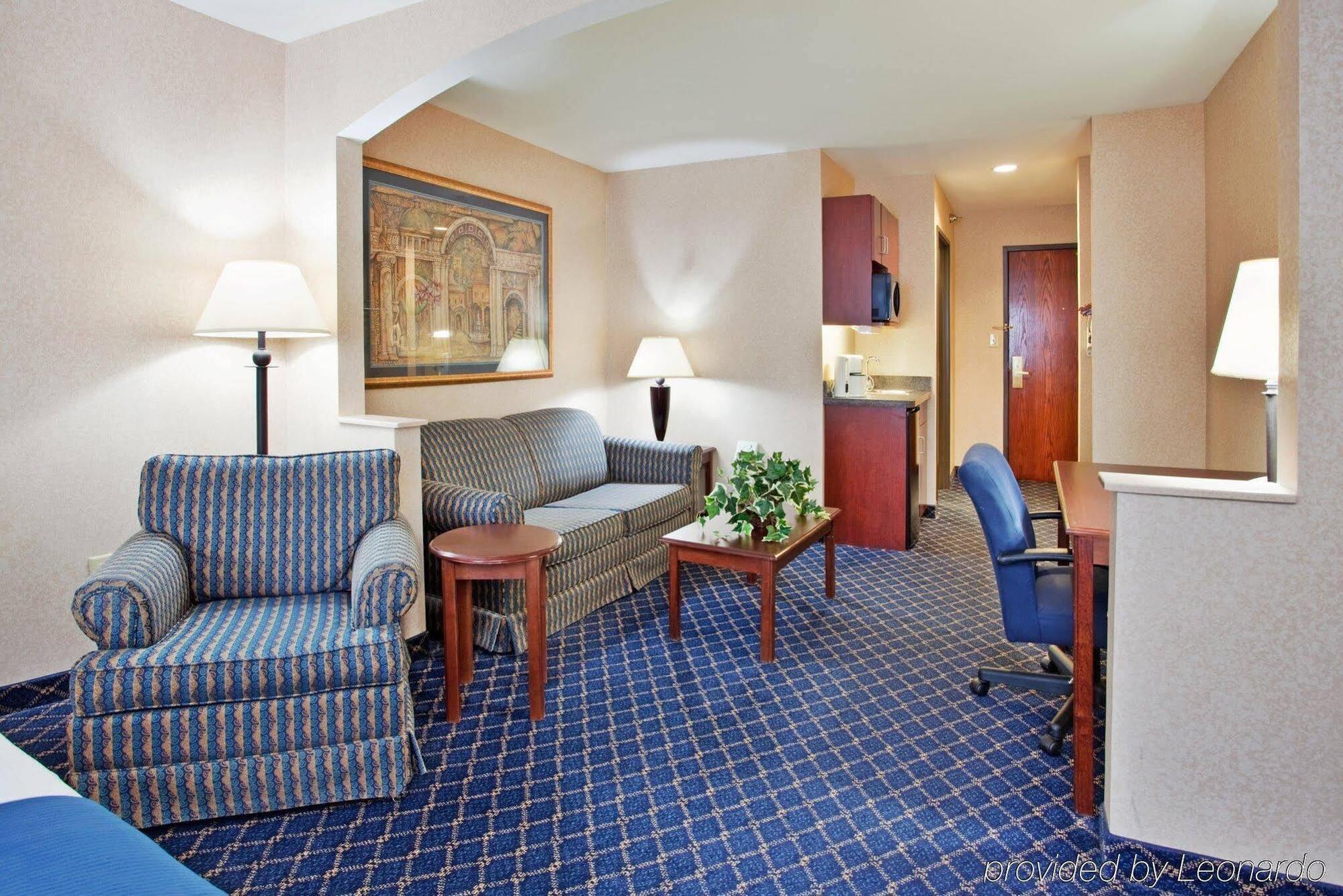 Holiday Inn Express Hotel & Suites Farmington, An Ihg Hotel Extérieur photo