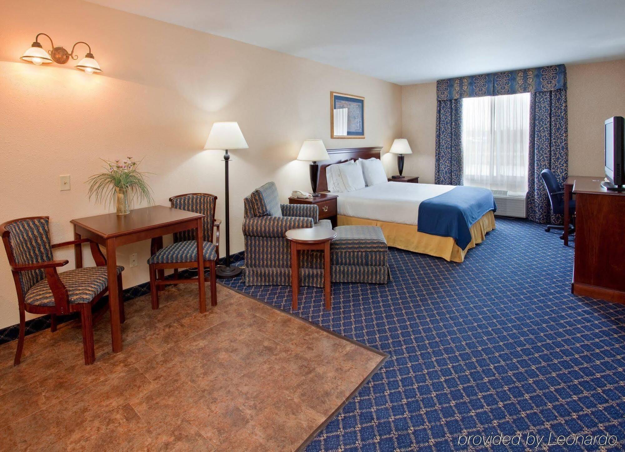 Holiday Inn Express Hotel & Suites Farmington, An Ihg Hotel Extérieur photo