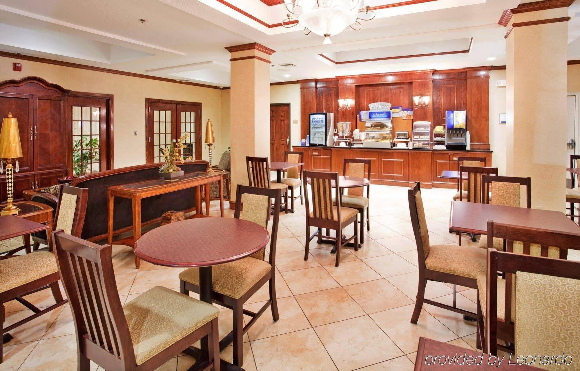 Holiday Inn Express Hotel & Suites Farmington, An Ihg Hotel Extérieur photo