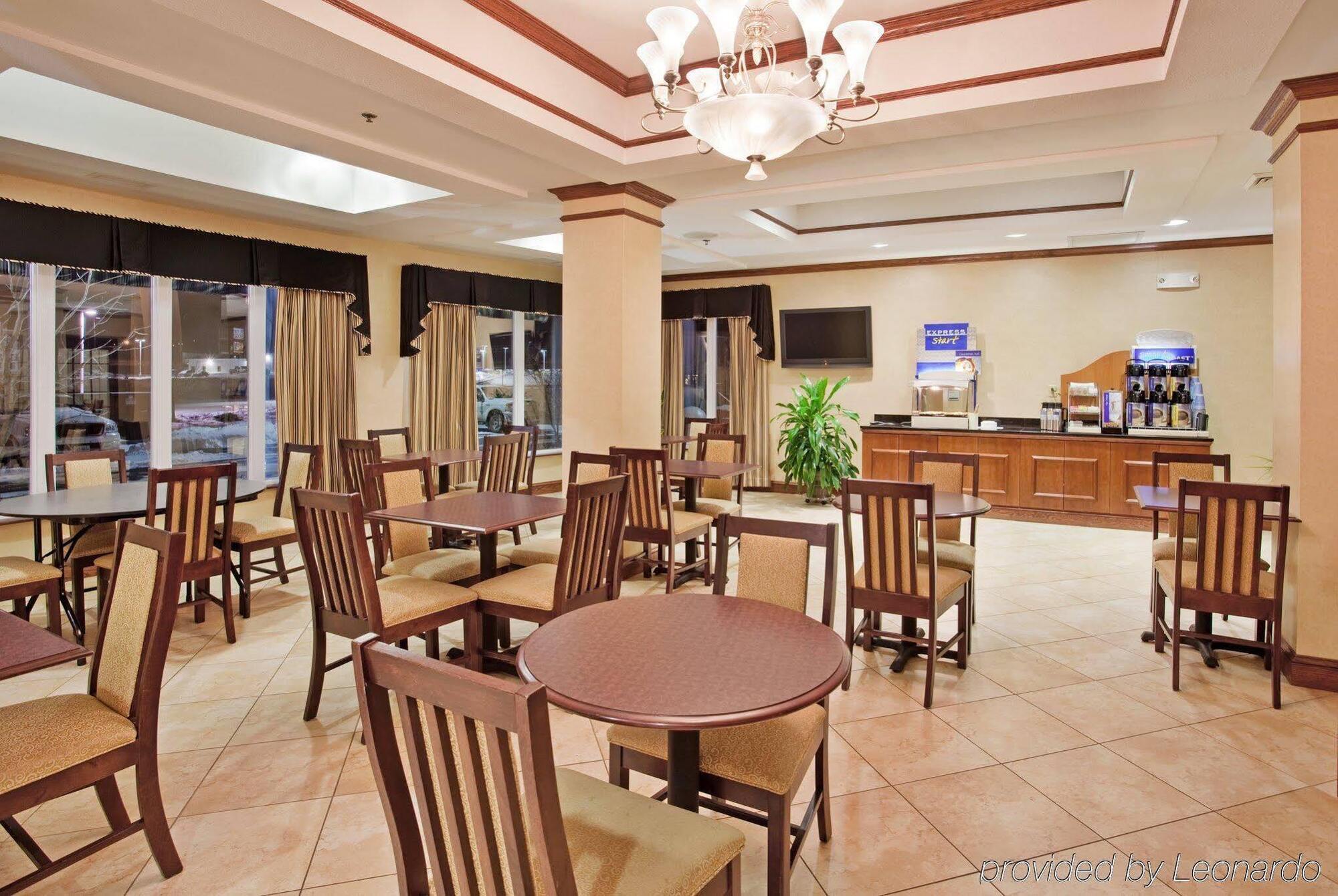 Holiday Inn Express Hotel & Suites Farmington, An Ihg Hotel Extérieur photo